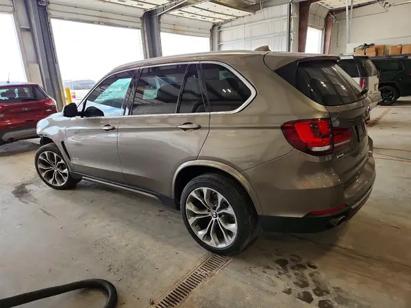 5UXKR0C52H0V65995 2017 BMW X5 - Image 2