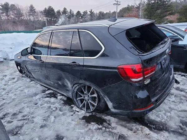 5UXKR0C52H0V68105 2017 BMW X5 - Image 2