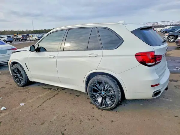 5UXKR0C52J0X84722 2018 BMW X5 - Image 2