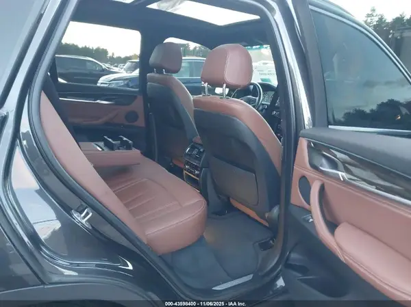 5UXKR0C52J0X85319 2018 BMW X5 - Image 8