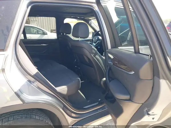 5UXKR0C52J0X87538 2018 BMW X5 - Image 8
