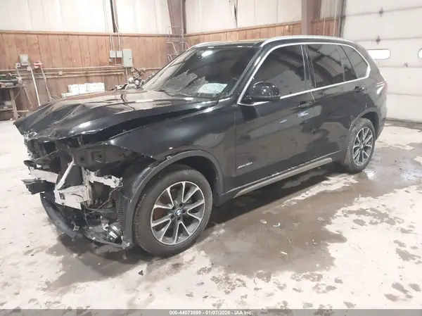 5UXKR0C52J0X91234 2018 BMW X5 - Image 2