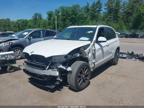 5UXKR0C52J0X91637 2018 BMW X5 - Image 2