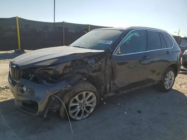 5UXKR0C52J0X97647 2018 BMW X5 - Image 1