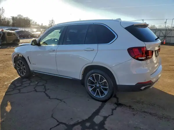 5UXKR0C52J0X99771 2018 BMW X5 - Image 2
