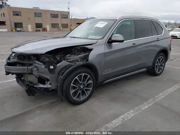 5UXKR0C52J0Y01762 2018 BMW X5 - Image 2