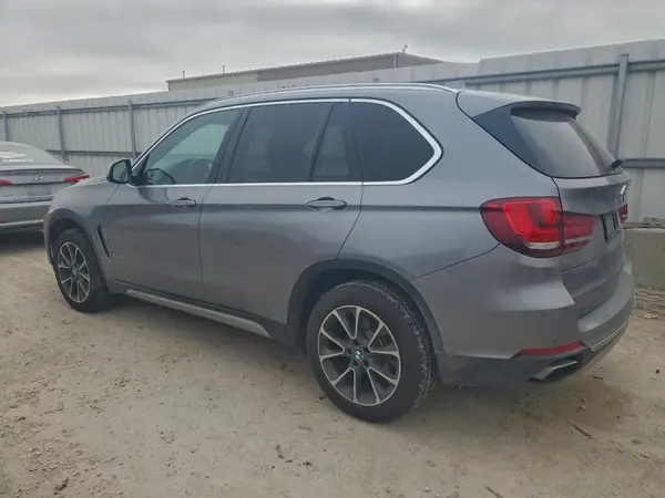 5UXKR0C52JL070443 2018 BMW X5 - Image 2