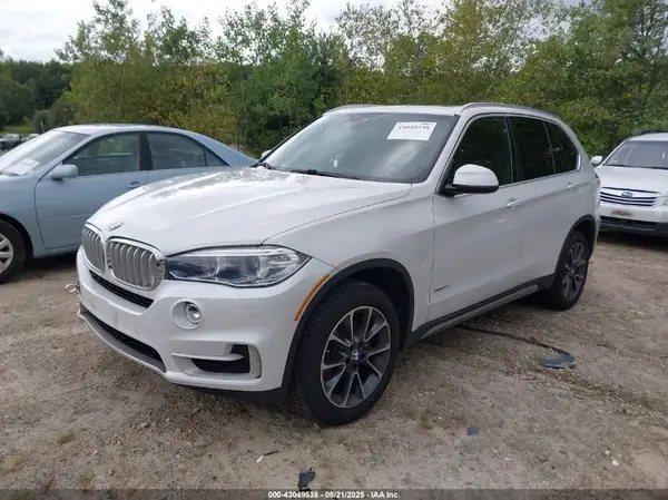 5UXKR0C52JL070801 2018 BMW X5 - Image 2