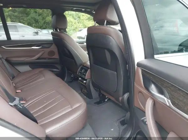 5UXKR0C52JL070801 2018 BMW X5 - Image 8