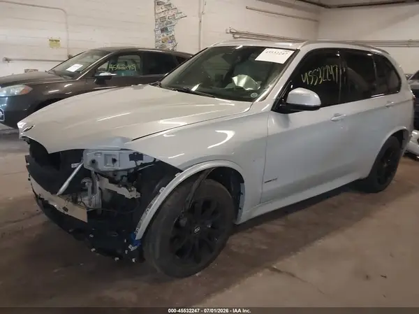 5UXKR0C52JL076100 2018 BMW X5 - Image 2