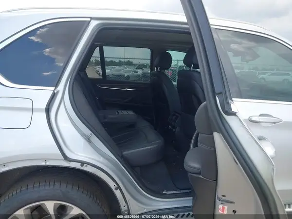 5UXKR0C53G0U48795 2016 BMW X5 - Image 8
