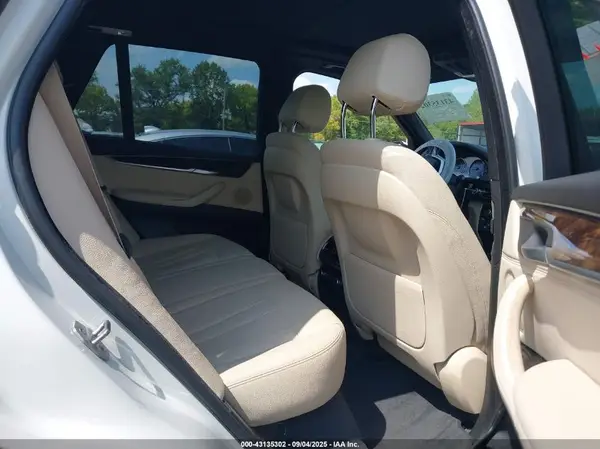 5UXKR0C53H0V65634 2017 BMW X5 - Image 8