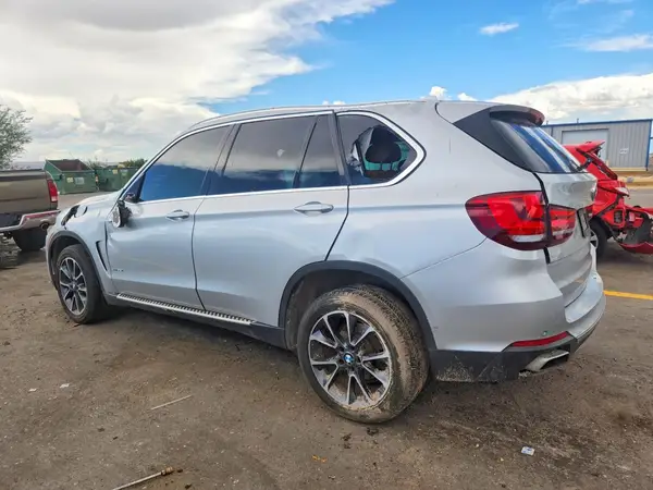 5UXKR0C53J0X88746 2018 BMW X5 - Image 2