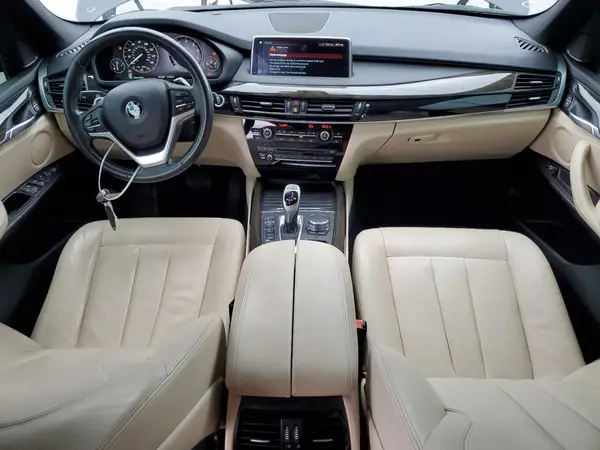 5UXKR0C53J0X92960 2018 BMW X5 - Image 8