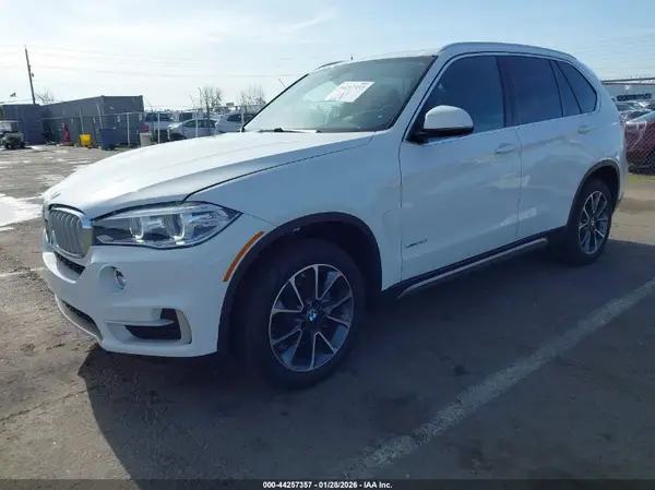5UXKR0C53J0X95082 2018 BMW X5 - Image 2