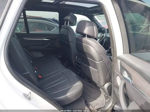 5UXKR0C53J0X95356 2018 BMW X5 - Image 8