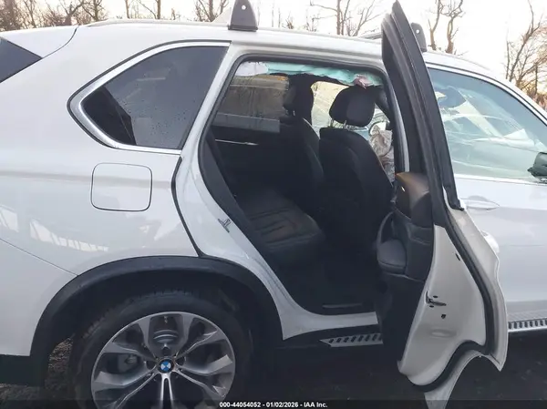 5UXKR0C53J0X95650 2018 BMW X5 - Image 8