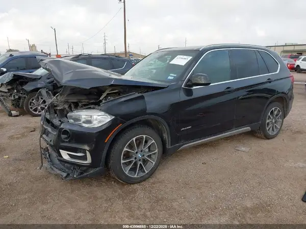 5UXKR0C53J0Y01852 2018 BMW X5 - Image 2