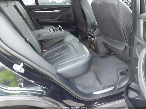 5UXKR0C53J0Y01852 2018 BMW X5 - Image 8