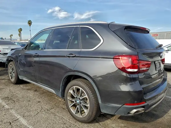 5UXKR0C53JL074145 2018 BMW X5 - Image 2