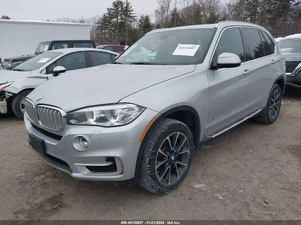 5UXKR0C54H0U52128 2017 BMW X5 - Image 2