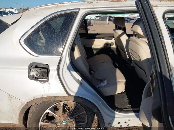 5UXKR0C54H0U55577 2017 BMW X5 - Image 8