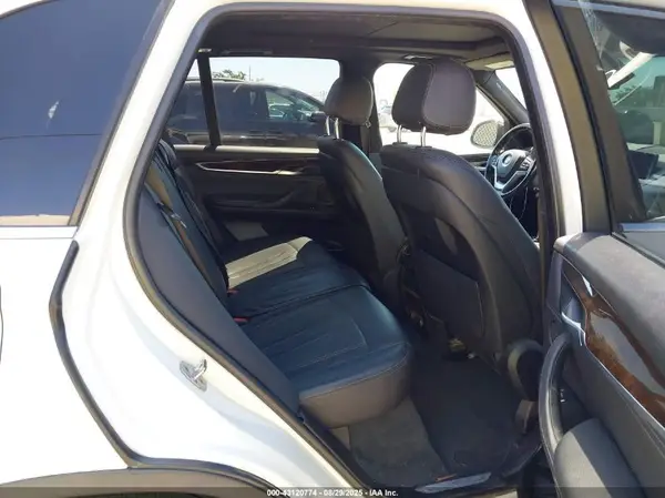 5UXKR0C54J0X92157 2018 BMW X5 - Image 8