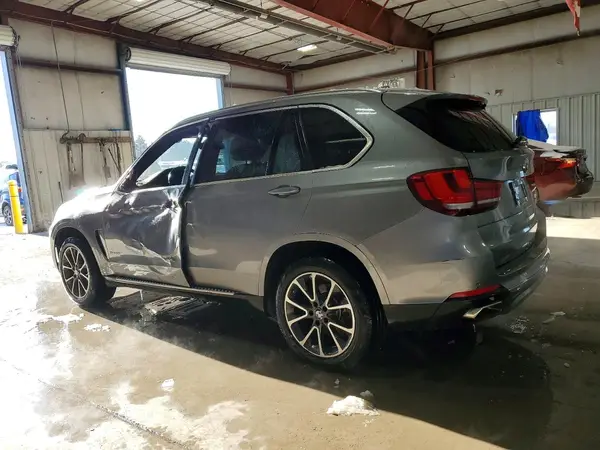 5UXKR0C54J0X98122 2018 BMW X5 - Image 2