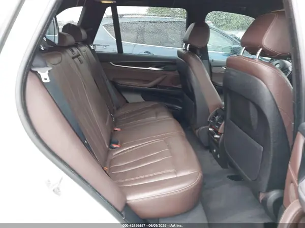 5UXKR0C54J0Y00242 2018 BMW X5 - Image 8
