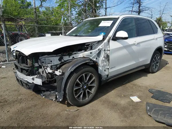 5UXKR0C54J0Y00483 2018 BMW X5 - Image 2