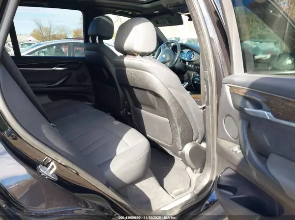 5UXKR0C54J0Y03464 2018 BMW X5 - Image 8