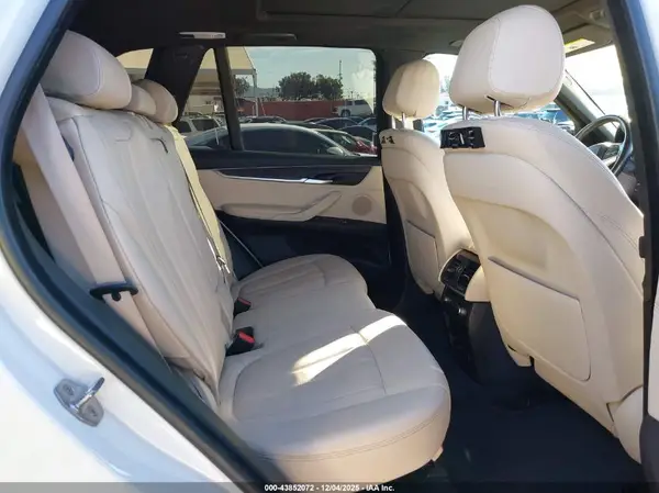 5UXKR0C54J0Y03660 2018 BMW X5 - Image 8