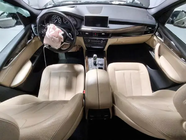 5UXKR0C54J0Y04789 2018 BMW X5 - Image 8