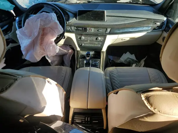 5UXKR0C54J0Y05036 2018 BMW X5 - Image 8