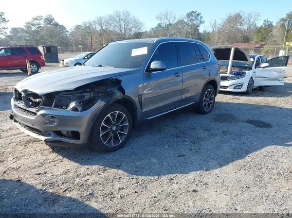 5UXKR0C54JL070833 2018 BMW X5 - Image 2