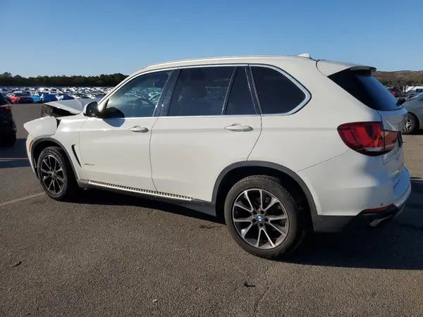 5UXKR0C54JL075238 2018 BMW X5 - Image 2