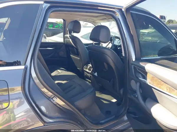 5UXKR0C55G0P23518 2016 BMW X5 - Image 8