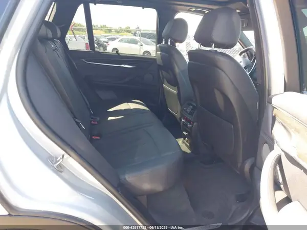 5UXKR0C55H0U52512 2017 BMW X5 - Image 8