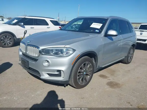 5UXKR0C55H0U55040 2017 BMW X5 - Image 2