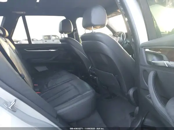 5UXKR0C55H0V65926 2017 BMW X5 - Image 8