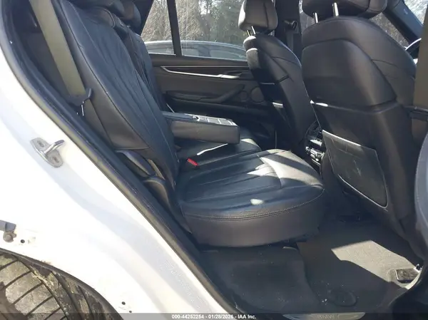 5UXKR0C55J0X90594 2018 BMW X5 - Image 8