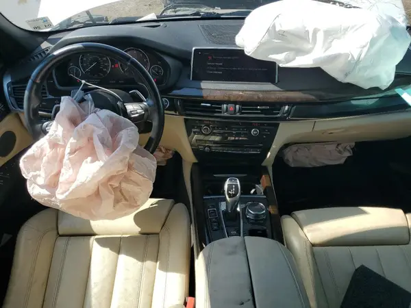 5UXKR0C55J0X94645 2018 BMW X5 - Image 8