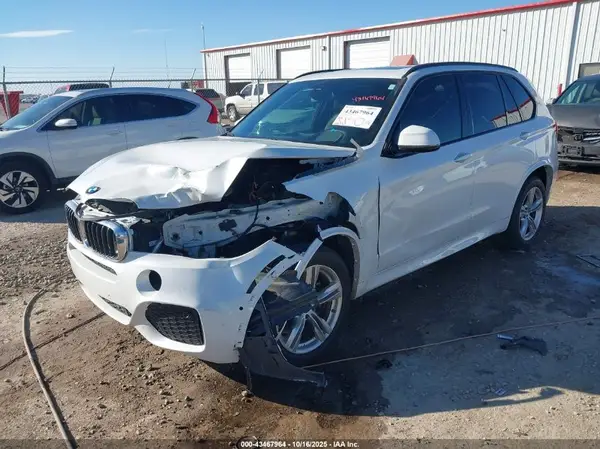 5UXKR0C55J0X97075 2018 BMW X5 - Image 2
