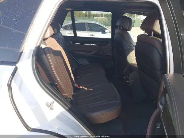5UXKR0C55J0X97075 2018 BMW X5 - Image 8
