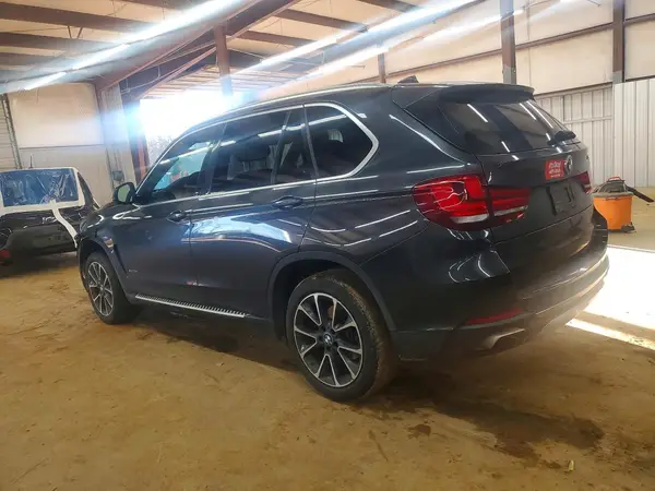5UXKR0C55J0Y01156 2018 BMW X5 - Image 2