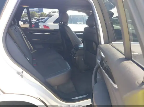 5UXKR0C56H0V66258 2017 BMW X5 - Image 8