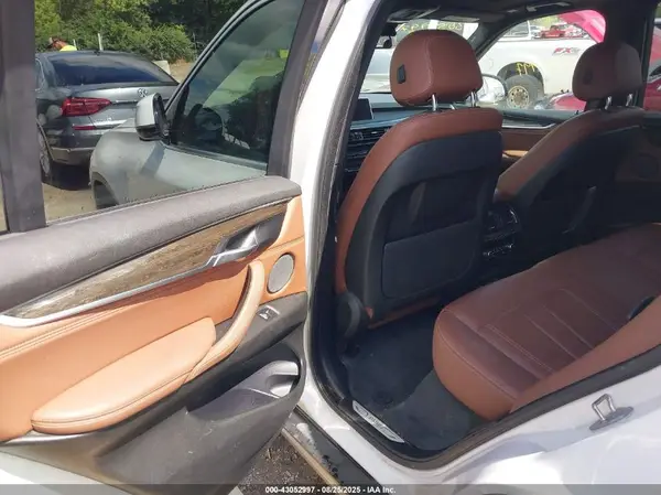 5UXKR0C56J0X87235 2018 BMW X5 - Image 8