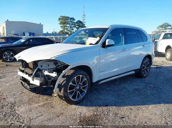 5UXKR0C56J0X88658 2018 BMW X5 - Image 2