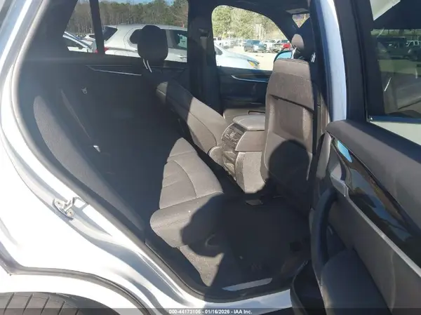 5UXKR0C56J0X88658 2018 BMW X5 - Image 8