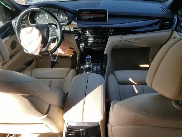 5UXKR0C56J0X95271 2018 BMW X5 - Image 8